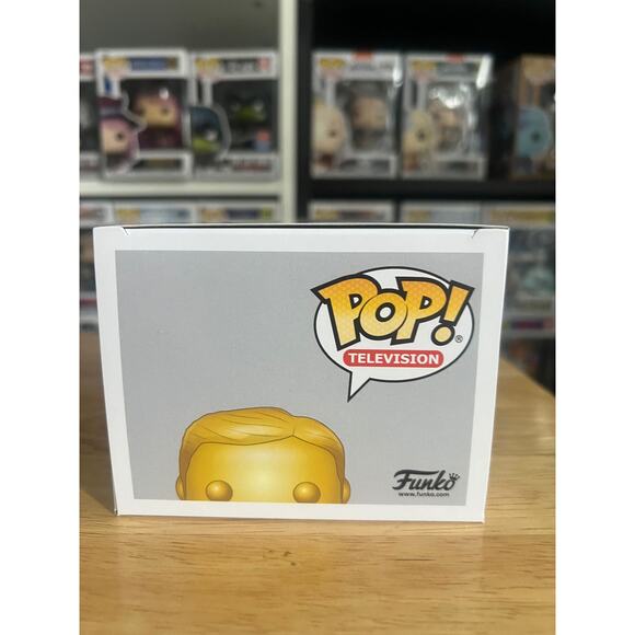 EXCLUSIVE Dundie Award The Office Funko Pop #1062 Television TV Dunder Mifflin - Picture 5 of 6